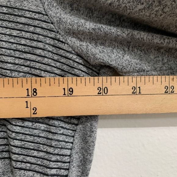 Ecko Unltd Soft Gray Pullover Hoodie L/S ** Missing Size Tag ** Measures as Med - Picture 5 of 9